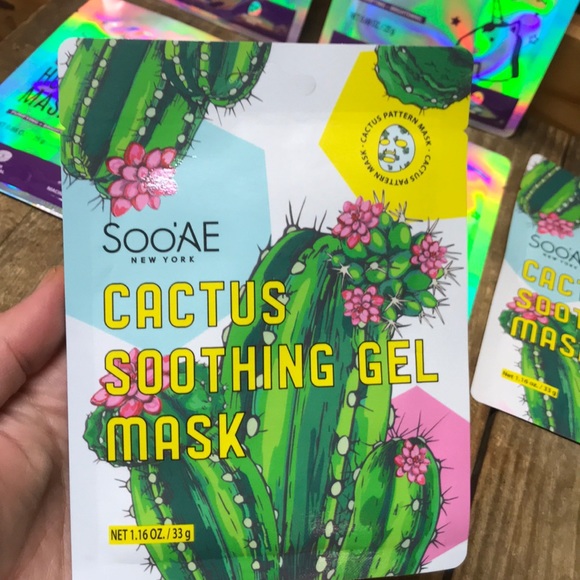 6 Soo’ae unicorn glow hologram masks - Picture 5 of 7